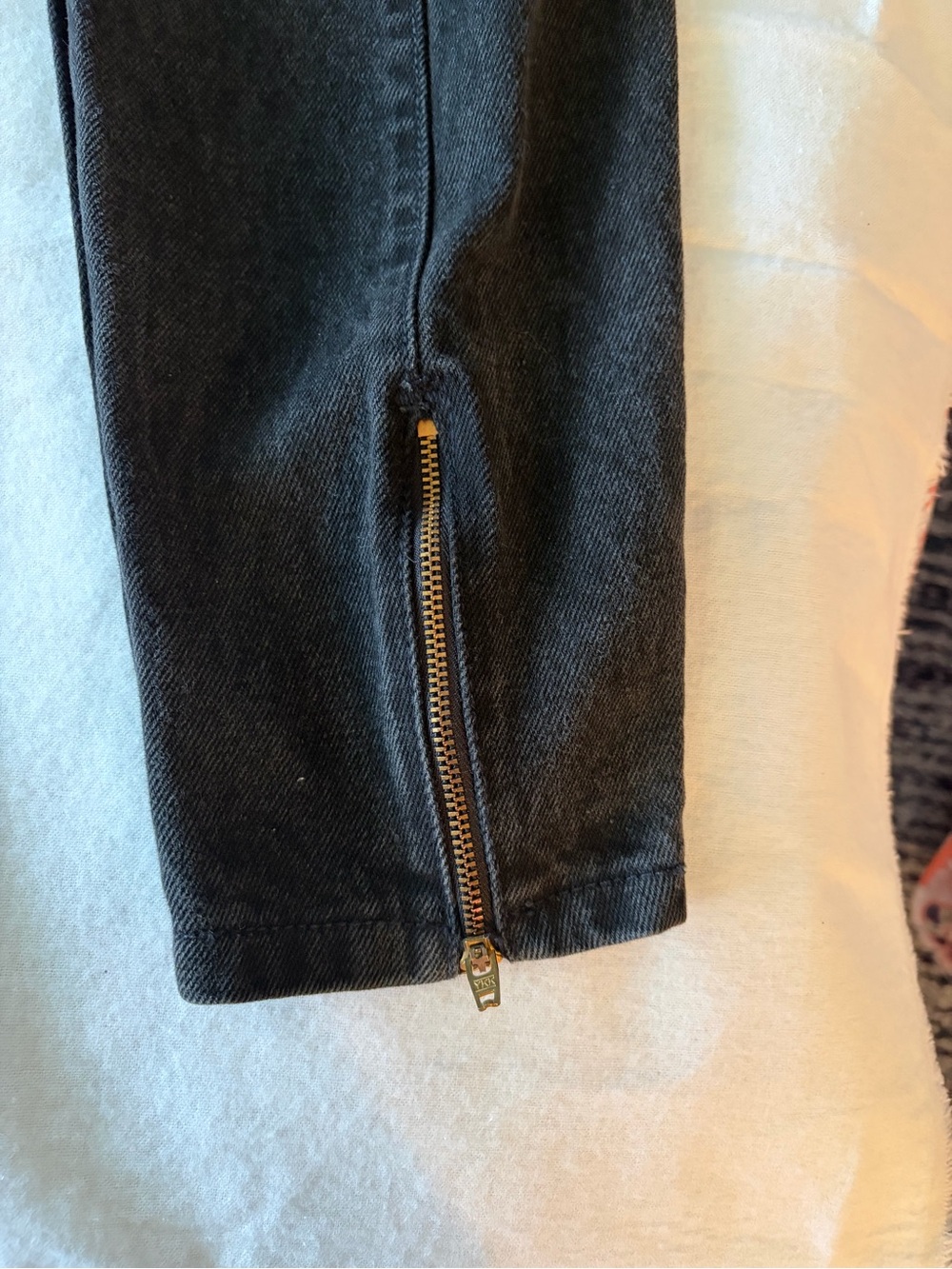 Vintage 579 Levis, Size 9, high waisted black jeans with back ankle zippers - Picture 5 of 14